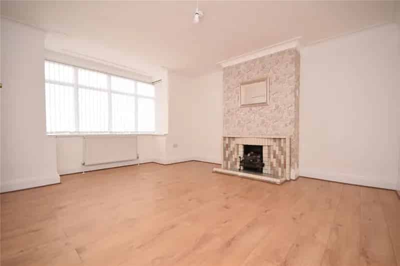 Three Bedroom Semi-Detached House in Beeston