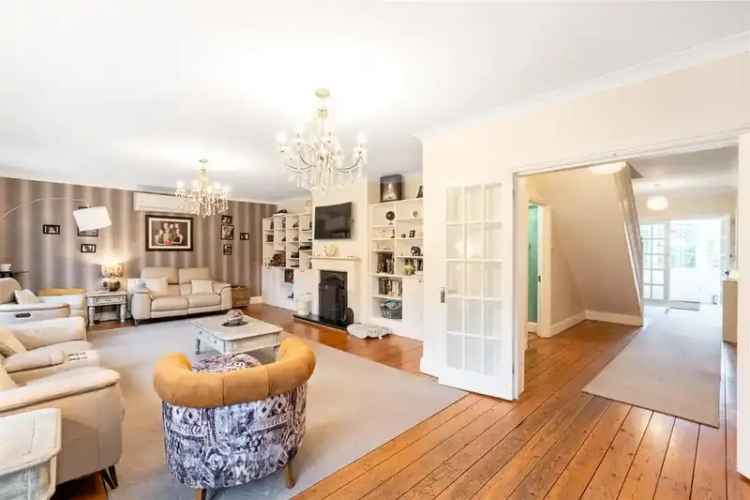 6 Bedroom Detached House with Equestrian Facilities