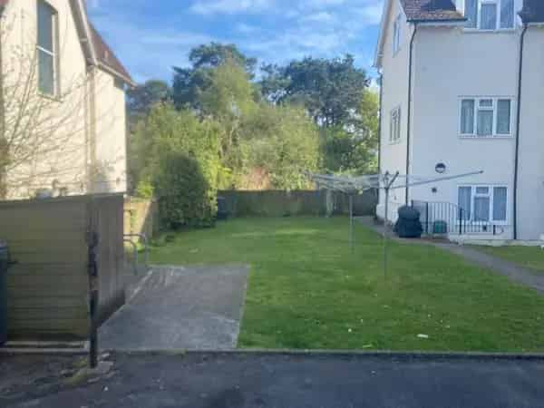 Bournemouth Centre Apartment Near Beach with Free Parking