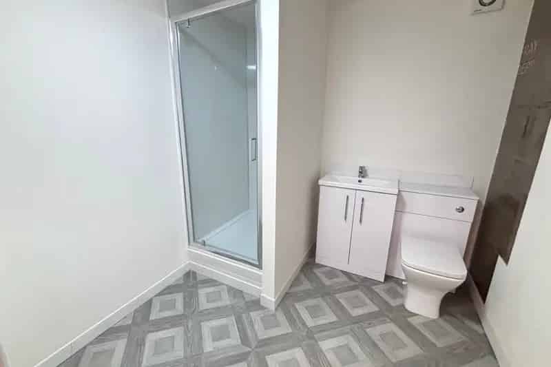 Hull City Centre 2-Bed Apartment Fully Refurbished
