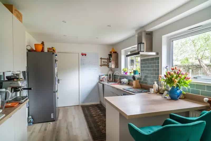Spacious Detached Home Near Town Centre - Four Bedrooms