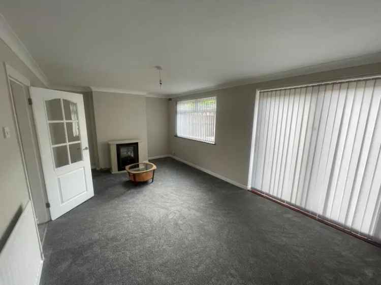 3 Bedroom Semi Detached House Refurbished Family Home