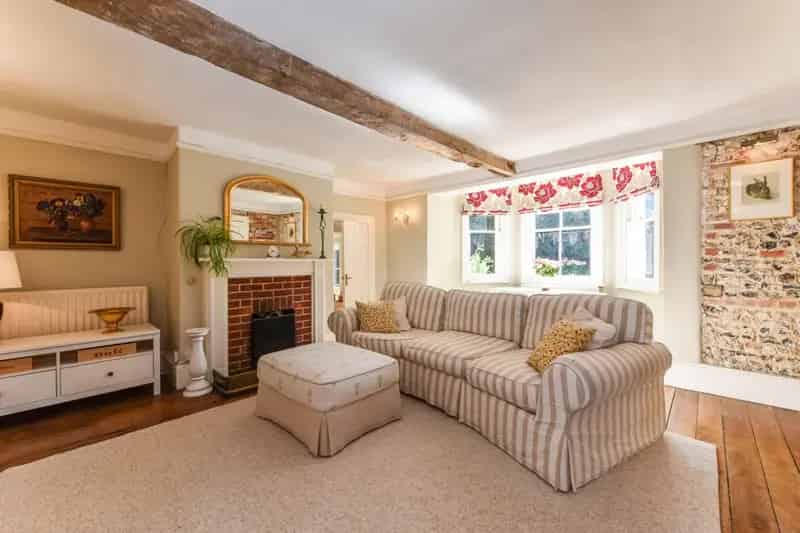 5 bedroom House
 For Sale