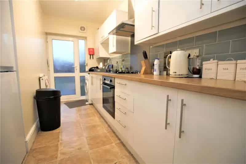 5 Bedroom Student House Available July 2025