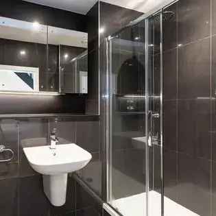 2 Room 87m² Furnished Flat in Manchester - All Bills Included