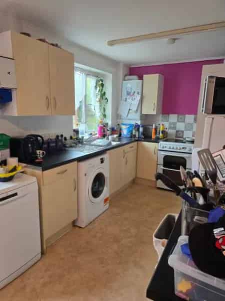 Family Home near Hospital and Schools