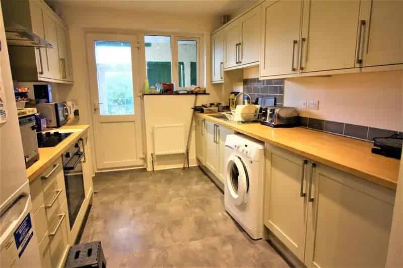 1 Bedroom House Share for Professionals and Students