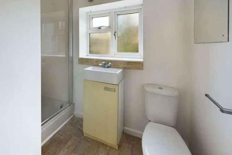 3 Bedroom Detached House for Sale in Thornhill