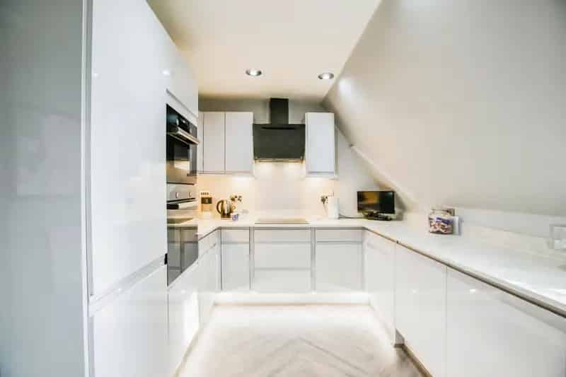 2 Double Bedroom Apartment Kenley Station