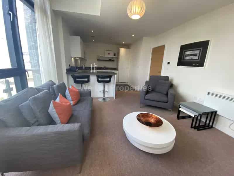 2 Bedroom Apartment House to Rent in Manchester