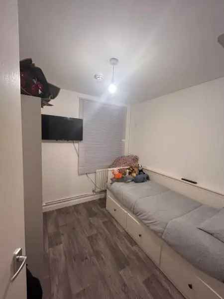 Flat For Rent in London, England