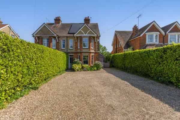 5 Bedroom Family Home in South Farnham