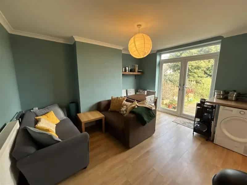 4 Bedroom Semi-Detached House Near UWE