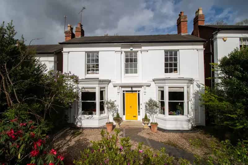 4 Bedroom Grade II Listed Edgbaston House with Beautiful Gardens