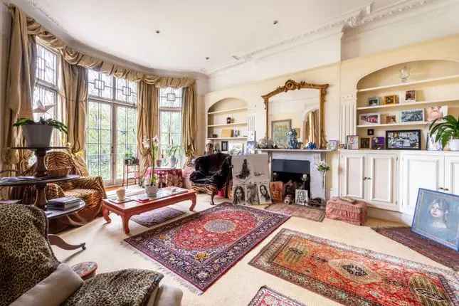 Maisonette for sale in Sutherland Avenue, Maida Vale, London W9