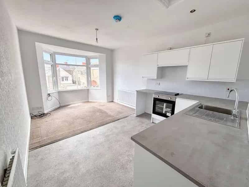 1 Bed Flat for Sale Porthcawl Town Centre