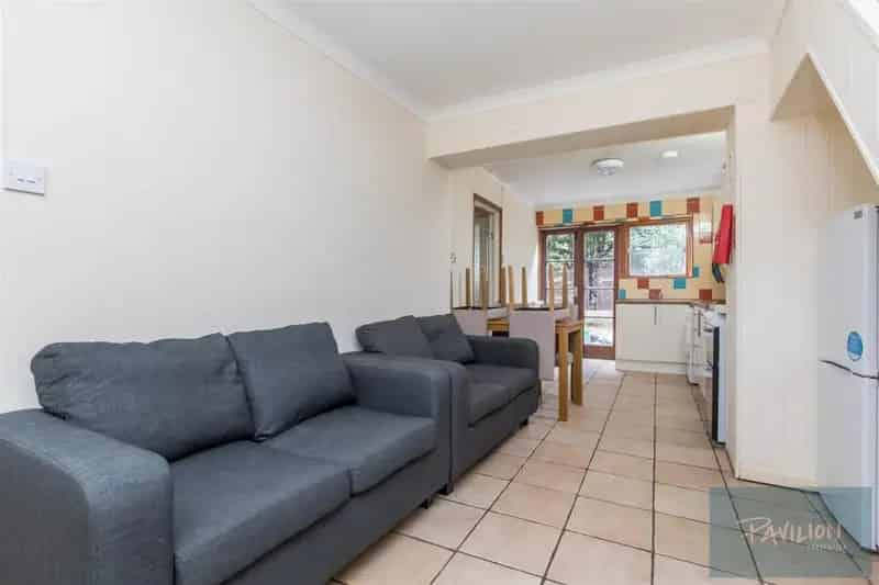5 Bedroom Terraced House Near Lewes Road WIFI Included