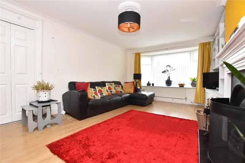 Spacious Extended Bungalow with Three Bedrooms and Detached Garage