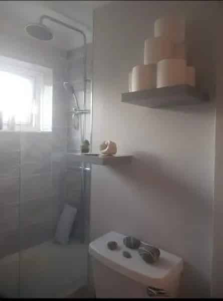 2 Bedroom Flat near City Centre with Balcony and Private Shed