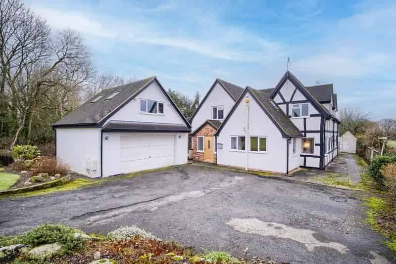 4 Bed Detached House with Countryside Views