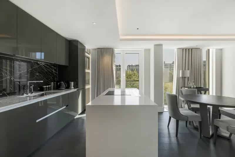 Modern Kensington Apartment 1311 sq ft Edward House