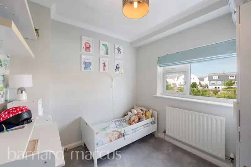 3 Bed Terrace House Worcester Park Excellent Condition Family Home