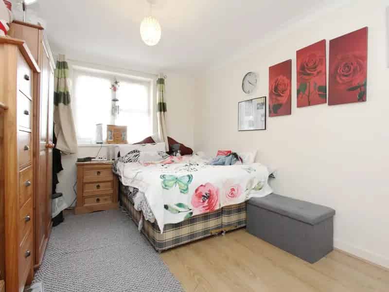 2 Bed Ground Floor Apartment Ludgershall Leasehold EPC E