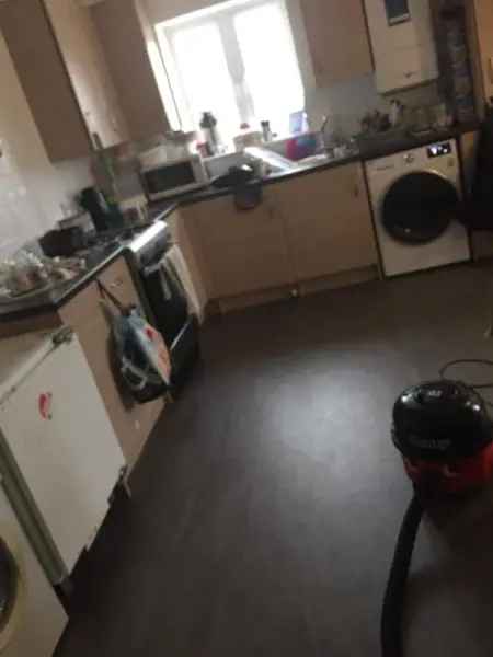 Two Bedroom Flat New Forest Gas Central Heating Parking