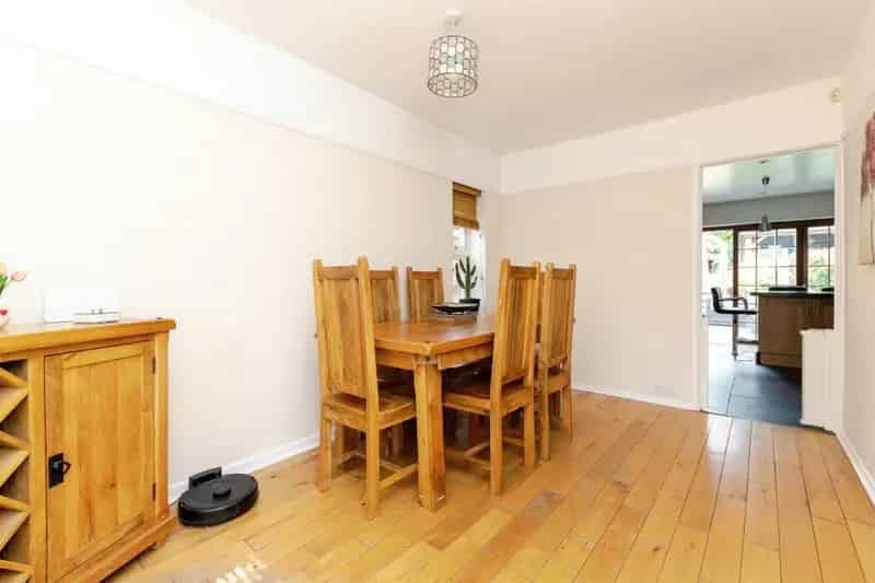 Spacious 4-Bed Semi-Detached House with Double Extension and Summer House
