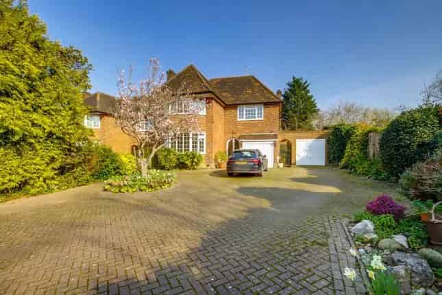 Detached house for sale in Woodside Avenue, Woodside Park N12