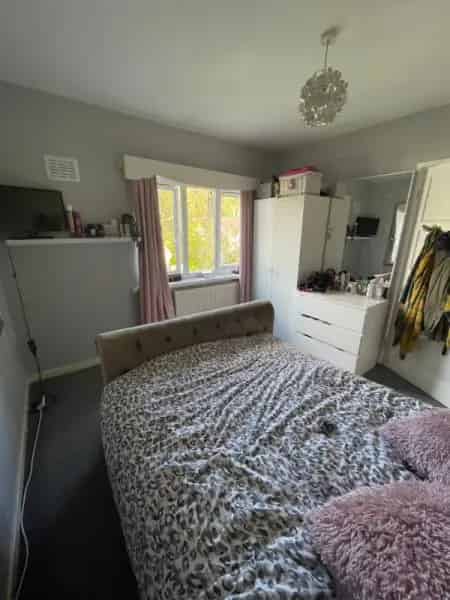 Large 2 Bed Semi-Detached House Saltaire Near Roberts Park