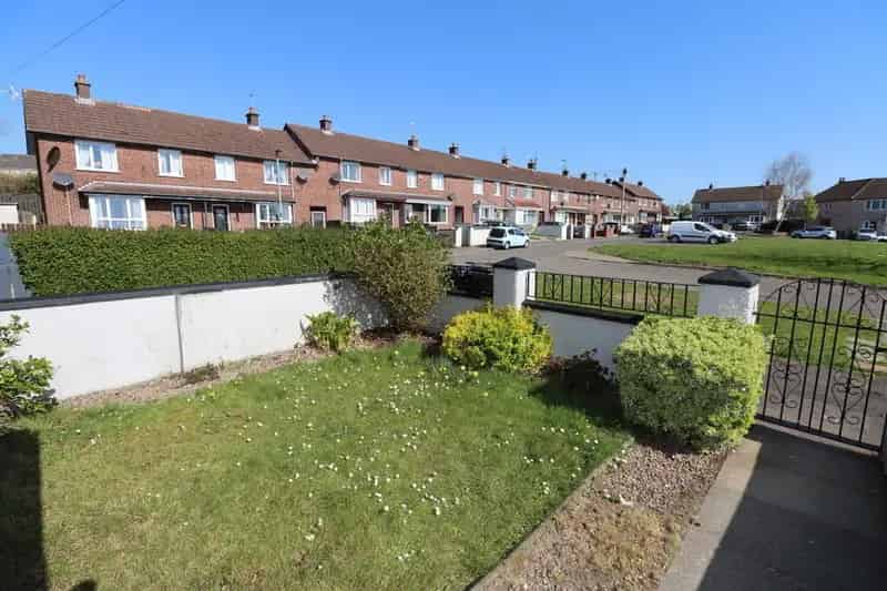 3 Bedroom Mid Terrace House For Sale