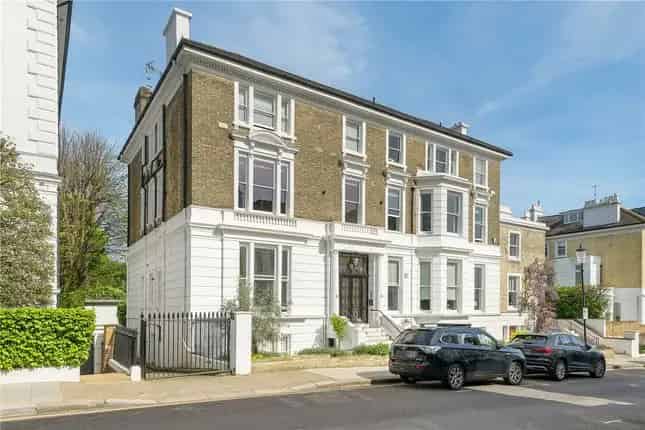 2-Bedroom Flat for Sale in Phillimore Gardens W8