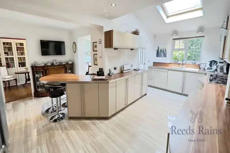 4 Bedroom Detached House for Sale Thorpe Willoughby