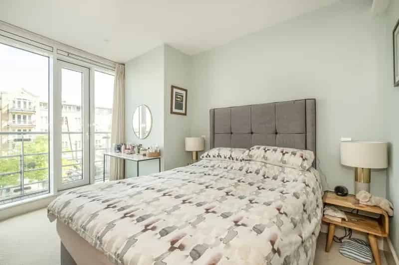 3 Bedroom River View Flat for Sale in Putney Wharf