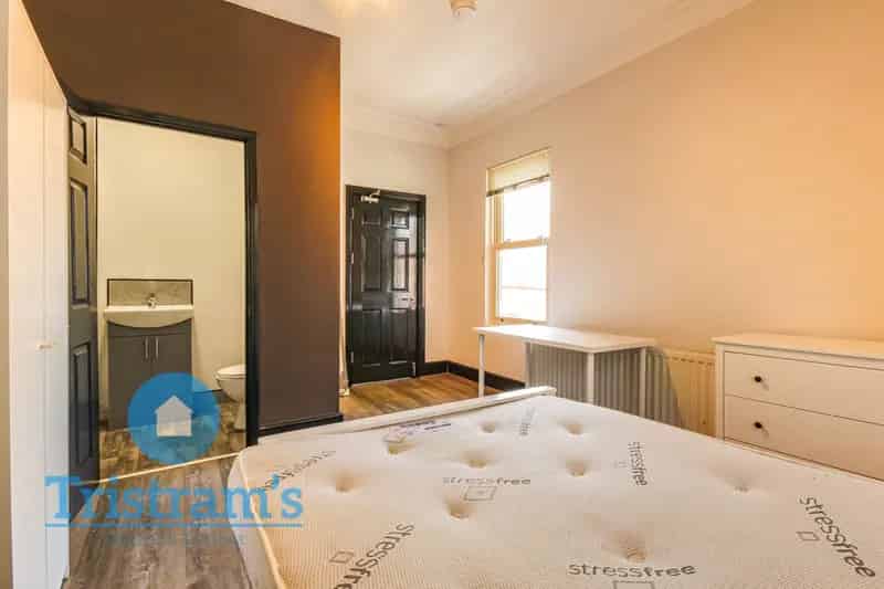 7 Double En-Suite Bedrooms House Share for Students
