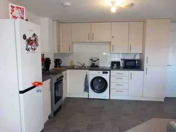 2 Bed 1st Floor Apartment Near Morrison 2 Parking Spaces Pets Allowed