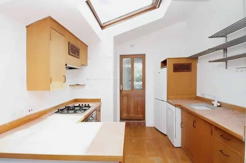Two-Bedroom Character Cottage in St Albans Conservation Area