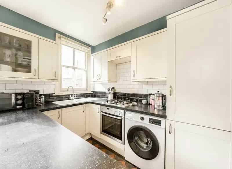 3 Double Bedroom Apartment  918 Sq Ft Roof Terrace Clapham