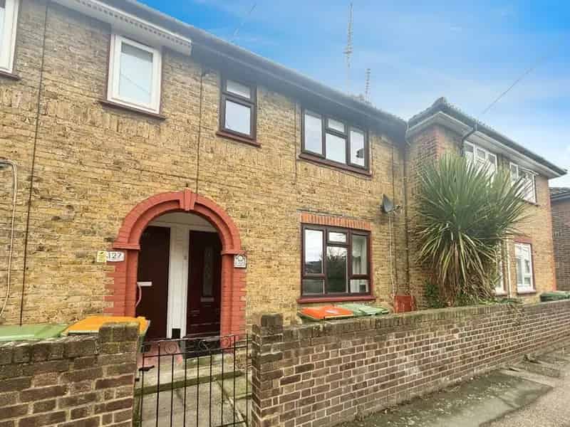 2 Bedroom Mid Terrace House to Rent London E16