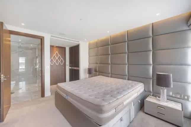 Luxury 2-Bed Apartment Chelsea Creek London SW6