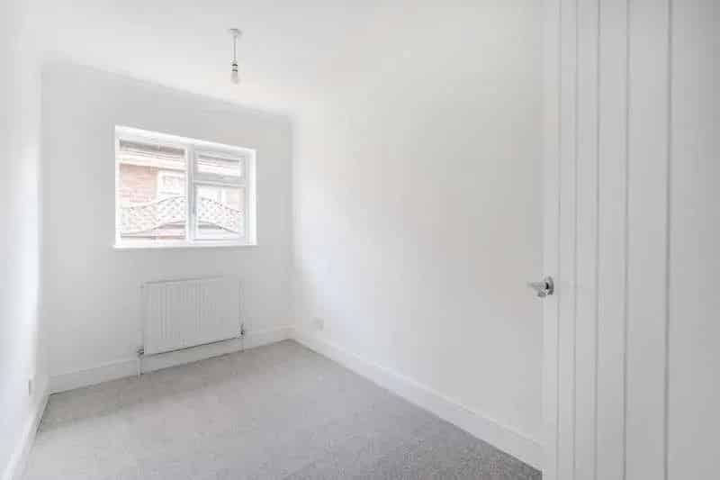 4 Bed Detached Bungalow Near Chesham Grammar School