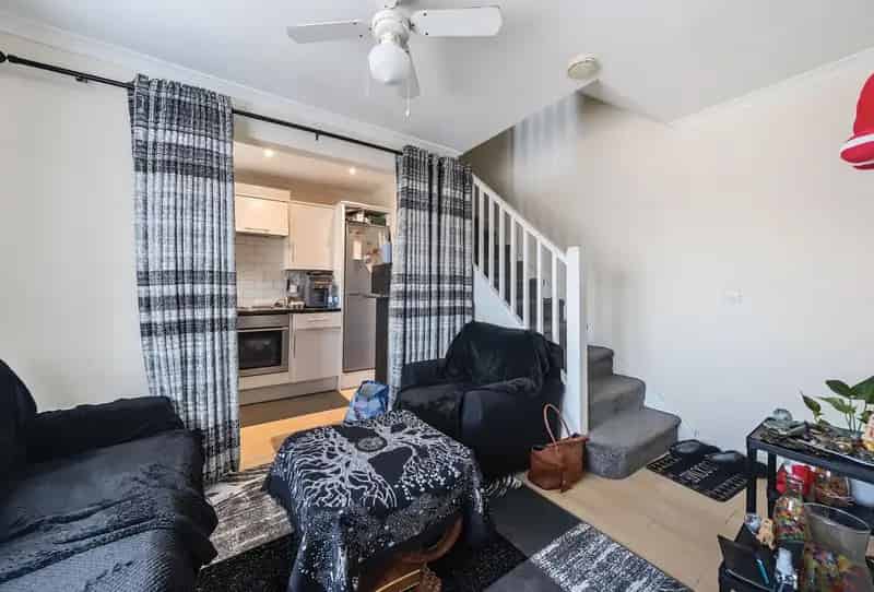 1 Bedroom House for Sale Near Shops and Schools