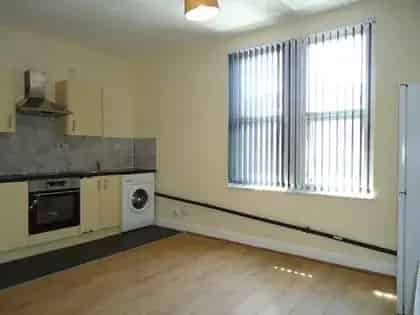 1 Bed Flat Leeds Beeston 27m² - City Centre Access