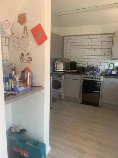 Large 2-3 Bed House Somerford Christchurch 70ft Garden Driveway