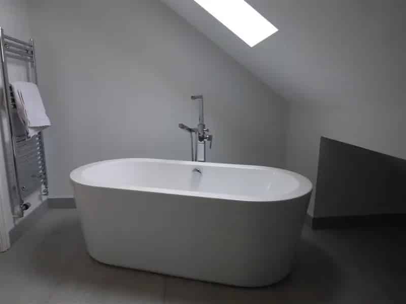 Luxury 4 Double Bedroom Detached House with 5 En-Suites