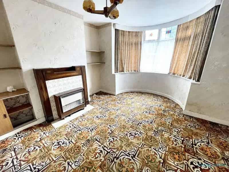 3 Bed 1930s Semi-Detached House For Sale