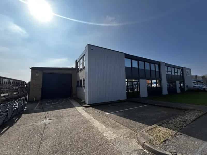 Semi Detached Industrial Unit with Warehouse and Offices