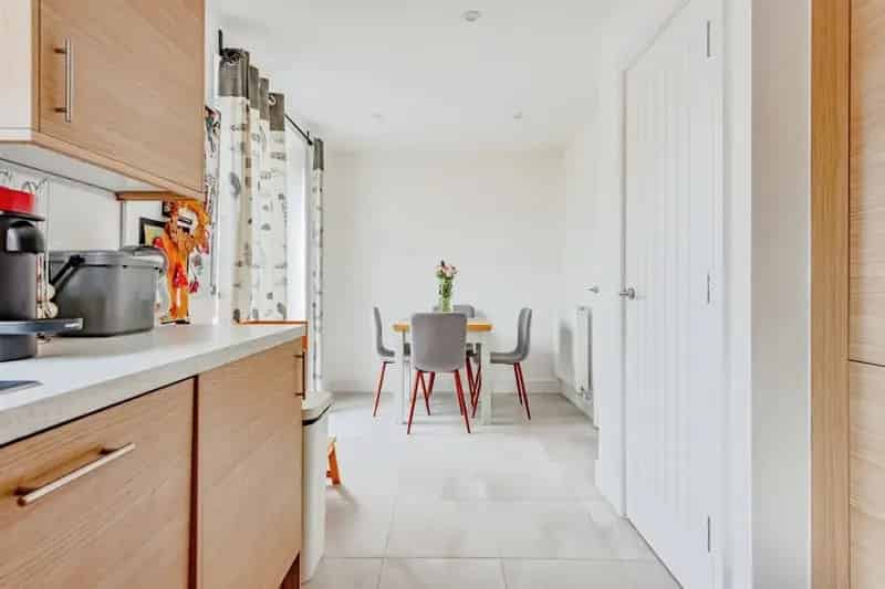 Three Bedroom House Modern Development Family Home Allocated Parking