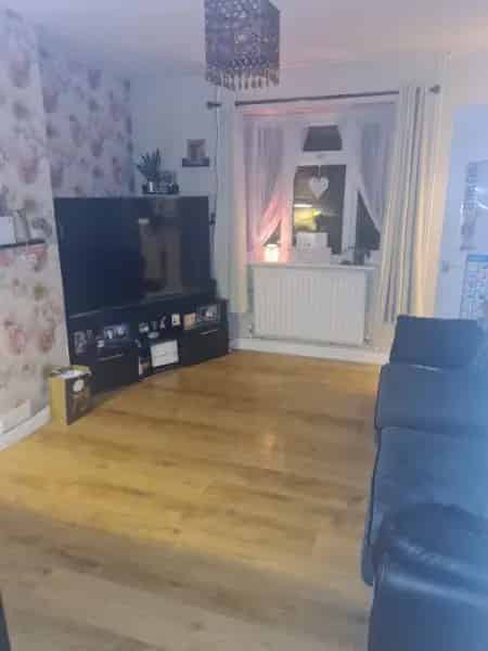 Spacious 2-Bedroom House with Large Garden in Dartford